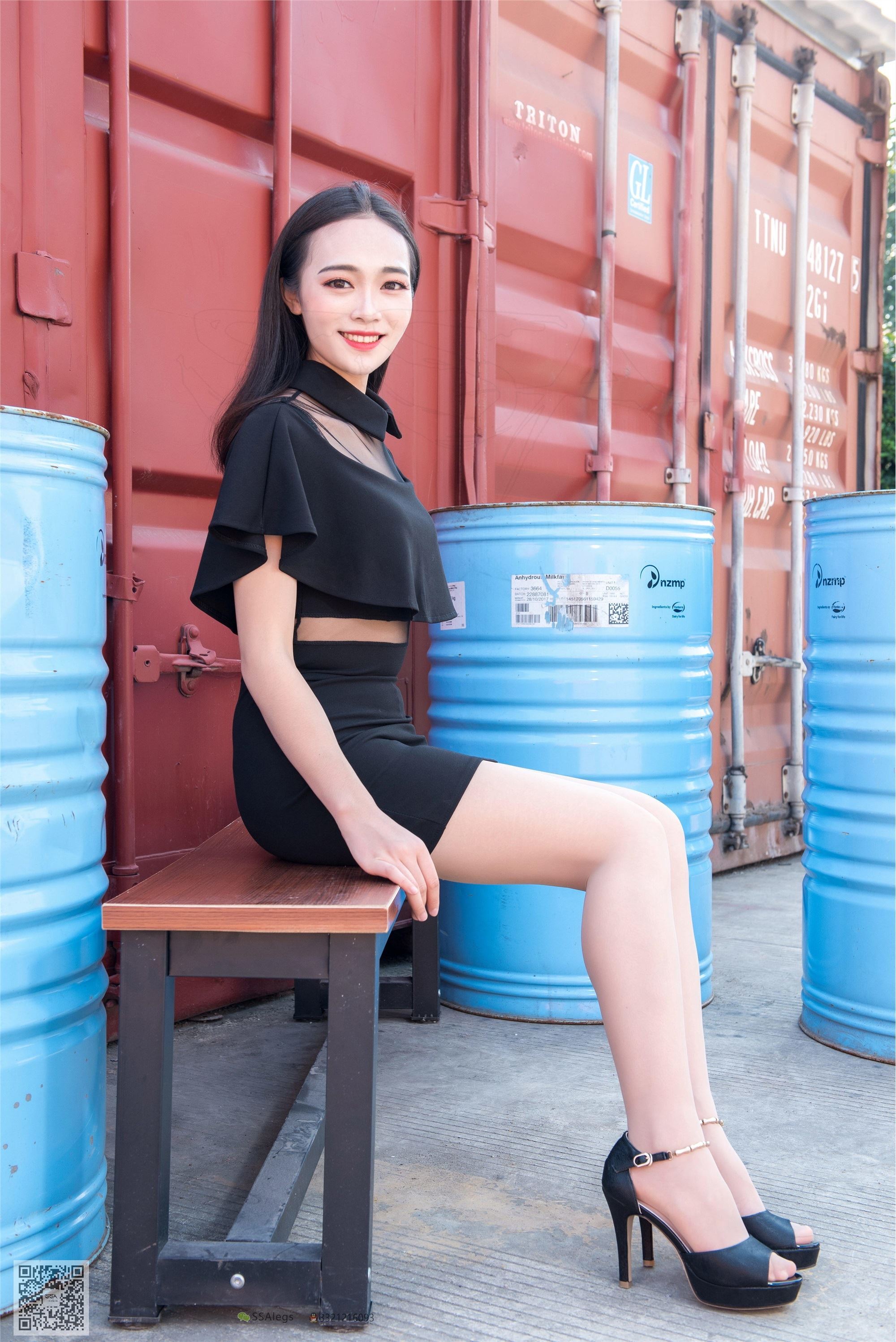 SSA丝社 NO.042 治愈系笑容高姐小凤文艺街拍